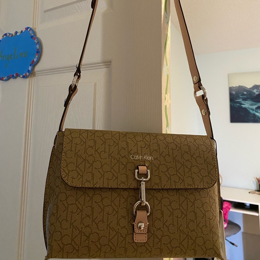 Brand new Calvin Klein cross body bad - Picture 2 of 5